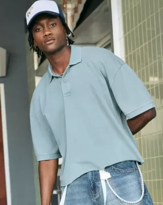 Kastenförmiges, kurzes Poloshirt