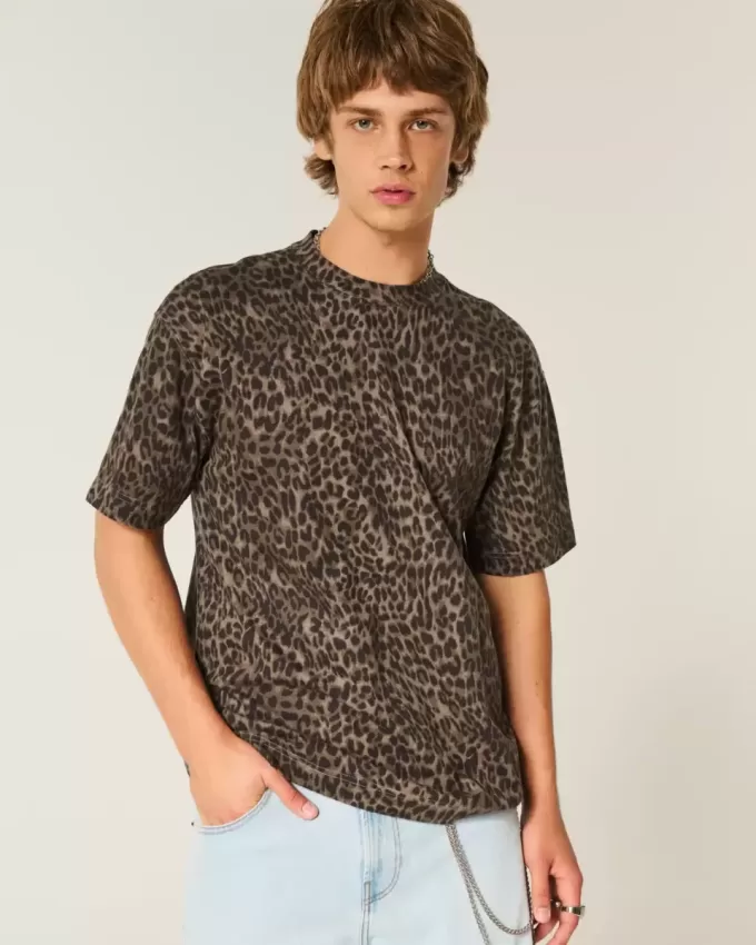 Kastenförmiges, schweres Rundhals-T-Shirt aus Baumwolle mit Leopardenmuster Kastenförmiges, schweres Rundhals-T-Shirt aus Baumwolle mit Leopardenmuster