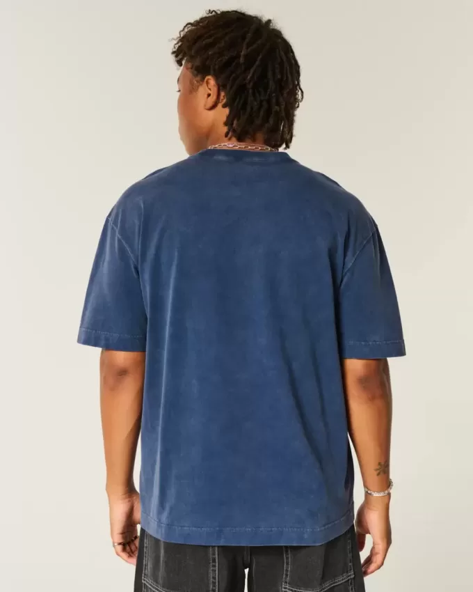 Kastenförmiges, schweres T-Shirt mit Rundhalsausschnitt aus gewaschener Baumwolle Kastenförmiges, schweres T-Shirt mit Rundhalsausschnitt aus gewaschener Baumwolle