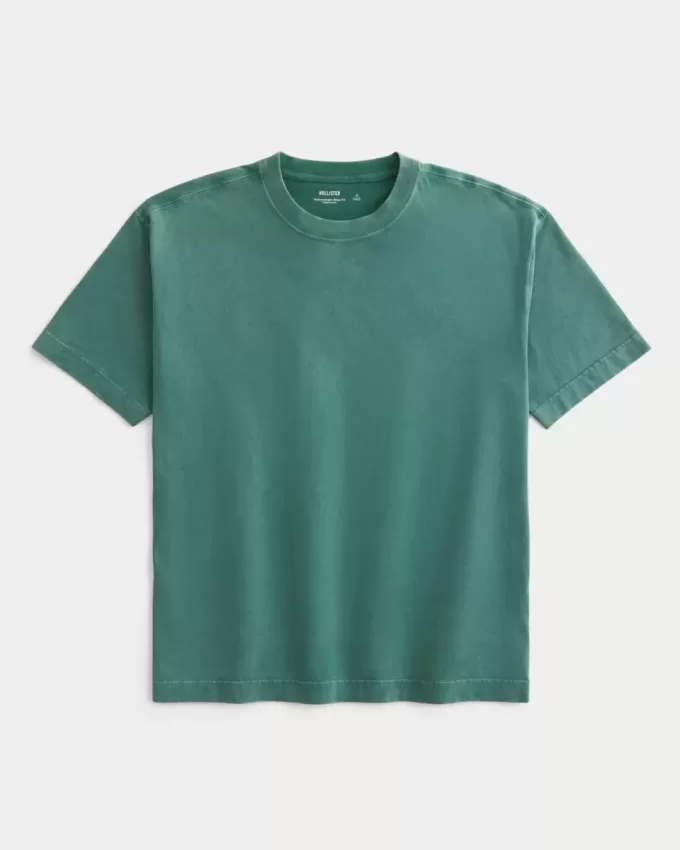 Kastenförmiges, schweres T-Shirt mit Rundhalsausschnitt aus gewaschener Baumwolle Kastenförmiges, schweres T-Shirt mit Rundhalsausschnitt aus gewaschener Baumwolle