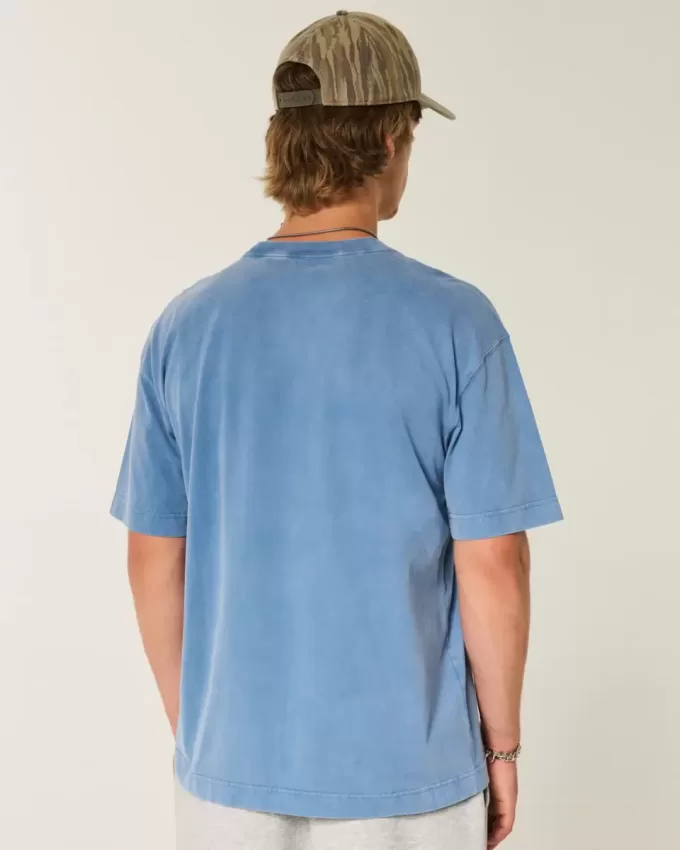 Kastenförmiges, schweres T-Shirt mit Rundhalsausschnitt aus gewaschener Baumwolle Kastenförmiges, schweres T-Shirt mit Rundhalsausschnitt aus gewaschener Baumwolle