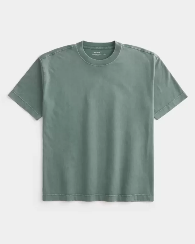 Kastenförmiges, schweres T-Shirt mit Rundhalsausschnitt aus gewaschener Baumwolle Kastenförmiges, schweres T-Shirt mit Rundhalsausschnitt aus gewaschener Baumwolle
