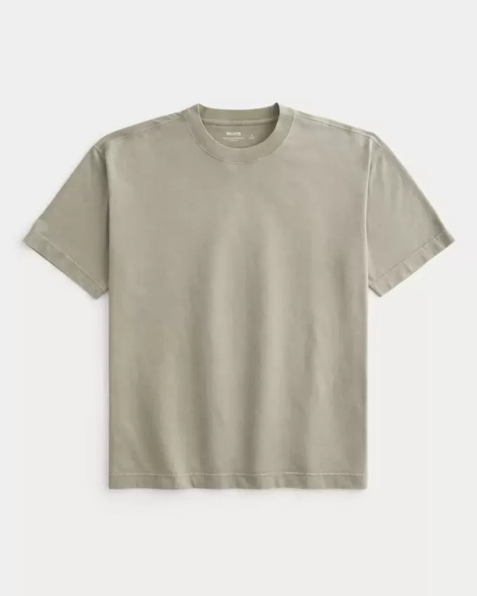 Kastenförmiges, schweres T-Shirt mit Rundhalsausschnitt aus gewaschener Baumwolle Kastenförmiges, schweres T-Shirt mit Rundhalsausschnitt aus gewaschener Baumwolle