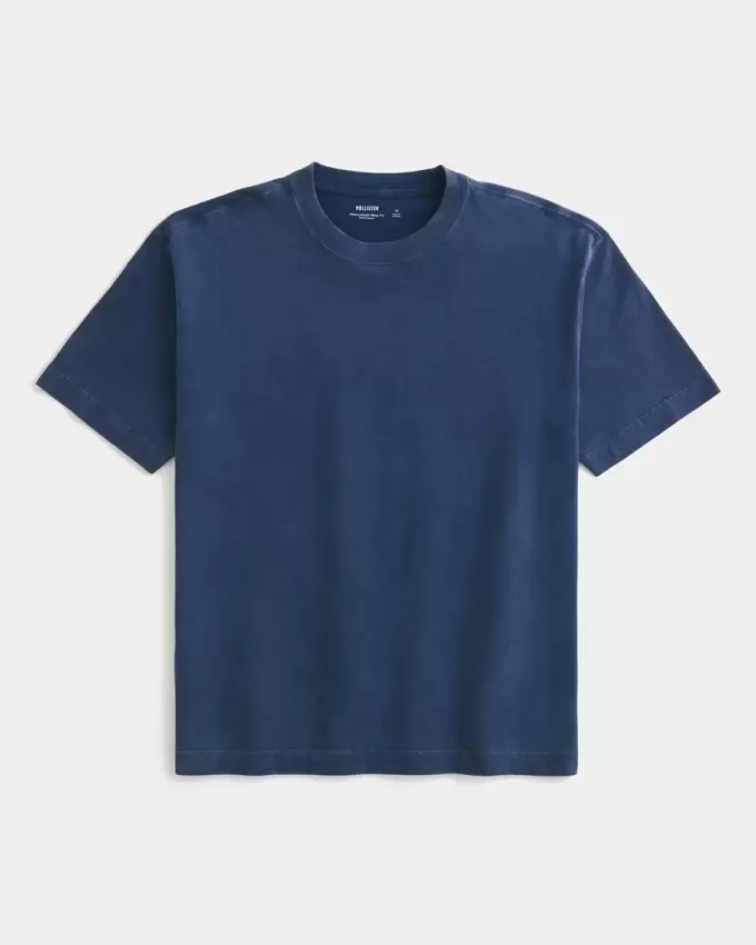 Kastenförmiges, schweres T-Shirt mit Rundhalsausschnitt aus gewaschener Baumwolle Kastenförmiges, schweres T-Shirt mit Rundhalsausschnitt aus gewaschener Baumwolle
