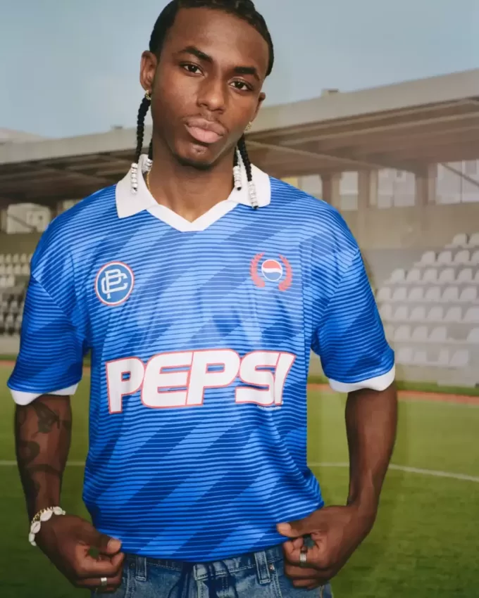 Kastenförmiges Trikot mit Pepsi-Grafik Kastenförmiges Trikot mit Pepsi-Grafik