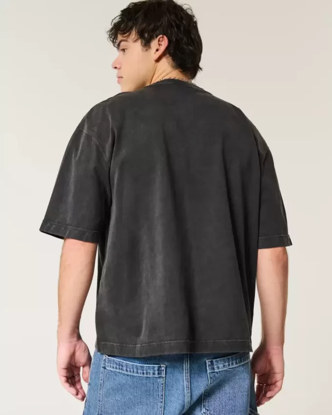 Kastiges, schweres, kurzes T-Shirt mit Rundhalsausschnitt