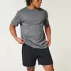 Kühlende Fleece-Shorts bis zur Mitte des Oberschenkels
