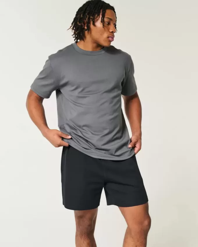 Kühlende Fleece-Shorts bis zur Mitte des Oberschenkels