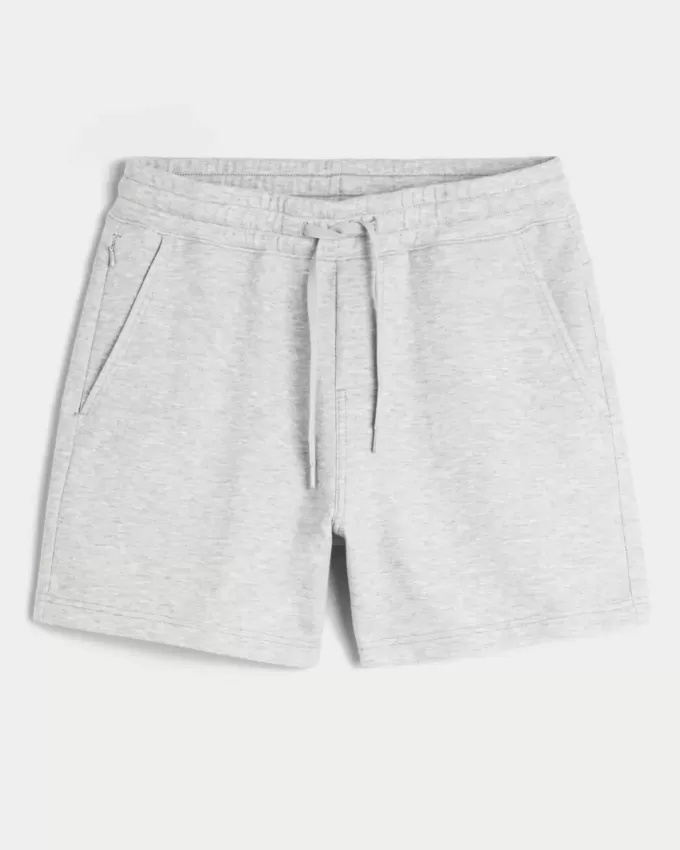 Kühlende Fleece-Shorts bis zur Mitte des Oberschenkels Kühlende Fleece-Shorts bis zur Mitte des Oberschenkels