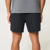 Kühlende Fleece-Shorts bis zur Mitte des Oberschenkels