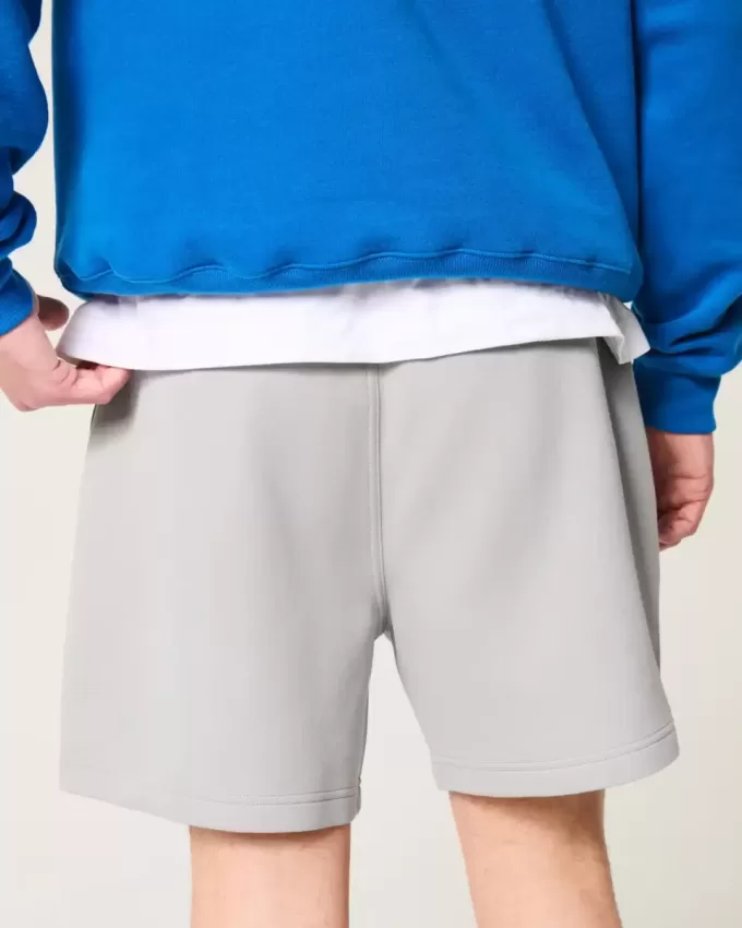 Kühlende Fleece-Shorts bis zur Mitte des Oberschenkels