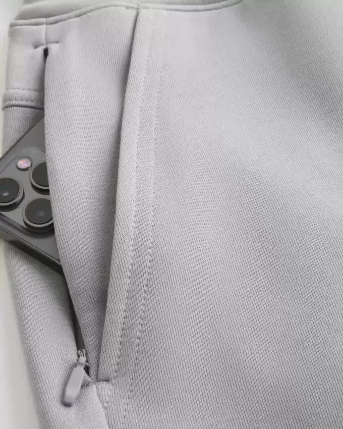 Kühlende Fleece-Shorts bis zur Mitte des Oberschenkels
