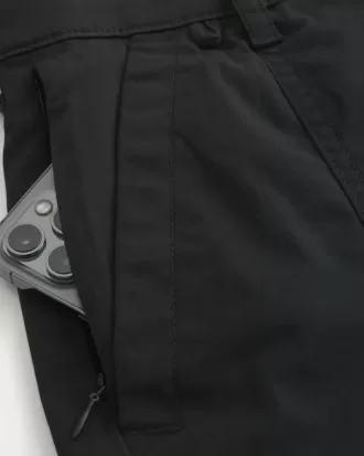 Kühlende Golfshorts am Knie