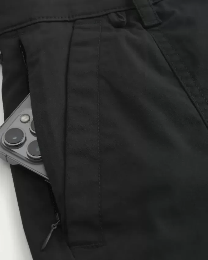 Kühlende Golfshorts am Knie