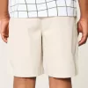Kühlende Golfshorts über dem Knie