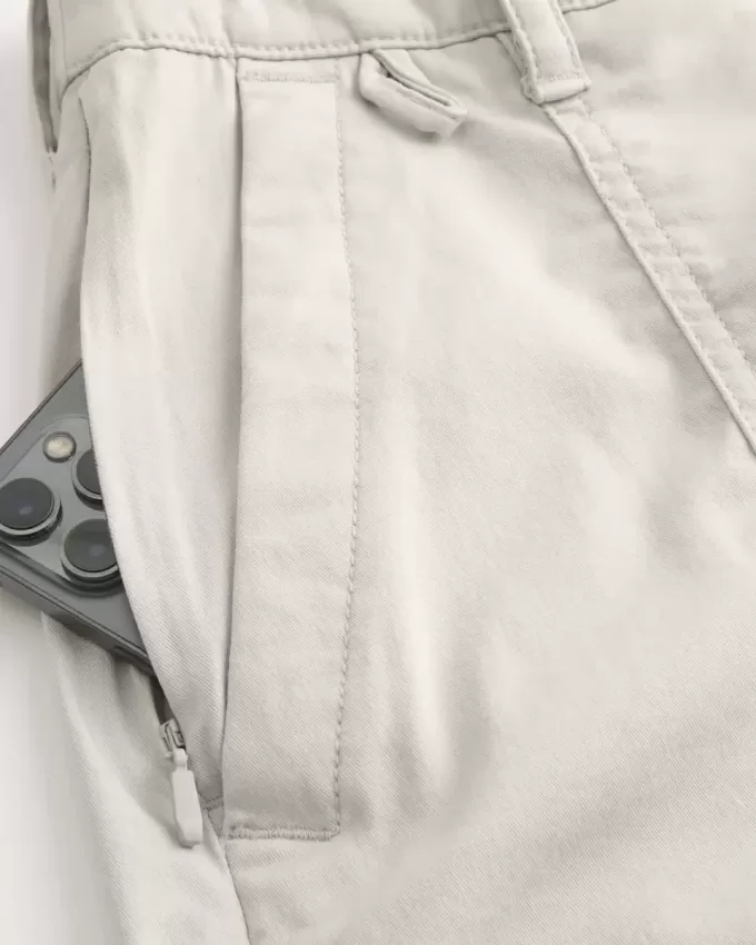 Kühlende Golfshorts über dem Knie
