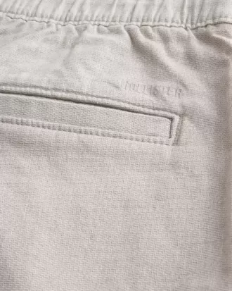 Knielange Shorts aus Leinenmischung mit flacher Vorderseite