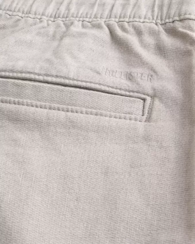 Knielange Shorts aus Leinenmischung mit flacher Vorderseite Knielange Shorts aus Leinenmischung mit flacher Vorderseite