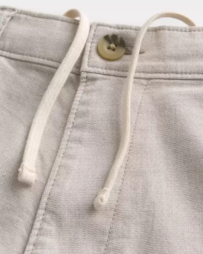 Knielange Shorts aus Leinenmischung mit flacher Vorderseite Knielange Shorts aus Leinenmischung mit flacher Vorderseite