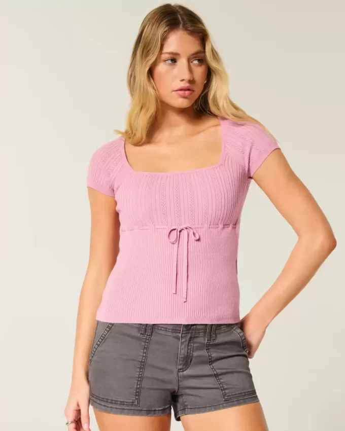 Kurzärmliger Pullover mit quadratischem Ausschnitt Kurzärmliger Pullover mit quadratischem Ausschnitt