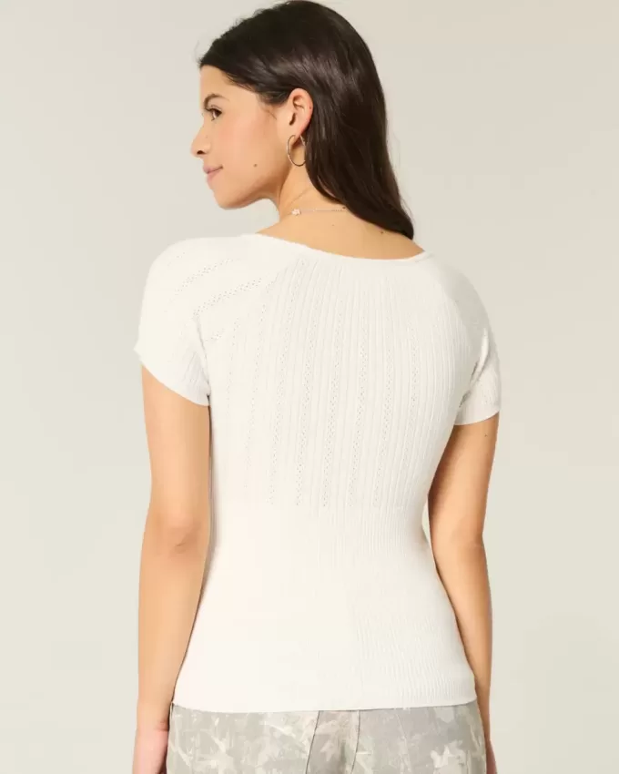 Kurzärmliger Pullover mit quadratischem Ausschnitt Kurzärmliger Pullover mit quadratischem Ausschnitt