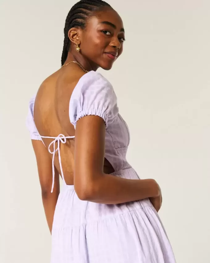 Kurzärmliges Maxikleid mit offenem Rücken Kurzärmliges Maxikleid mit offenem Rücken