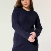 Kuscheliges Pulloverkleid mit Zopfmuster Kuscheliges Pulloverkleid mit Zopfmuster
