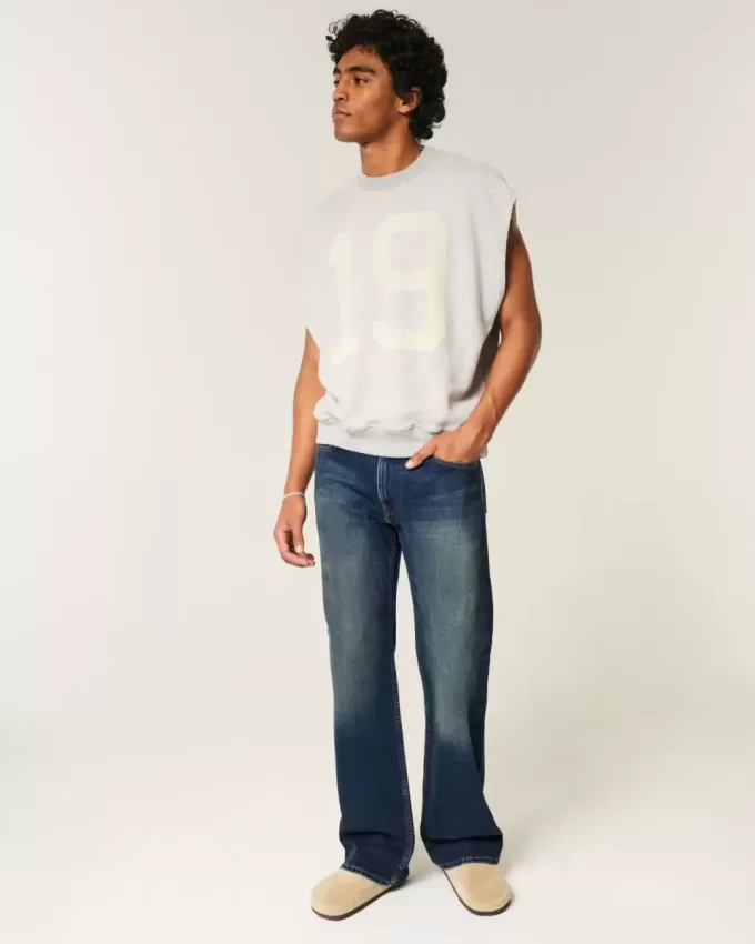 Lockere Bootcut-Jeans in dunkler Waschung Lockere Bootcut-Jeans in dunkler Waschung