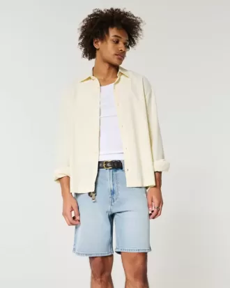 Lockere Denim-Shorts im Distressed-Look über dem Knie