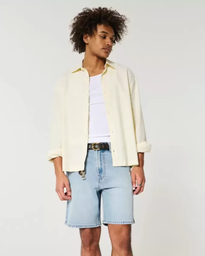 Lockere Denim-Shorts im Distressed-Look über dem Knie Lockere Denim-Shorts im Distressed-Look über dem Knie