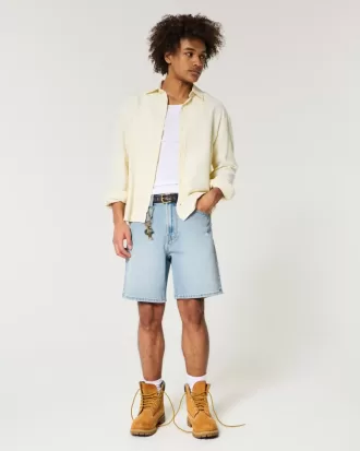 Lockere Denim-Shorts im Distressed-Look über dem Knie