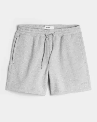 Lockere Fleece-Shorts bis zur Mitte des Oberschenkels