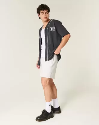 Lockere Fleece-Shorts bis zur Mitte des Oberschenkels