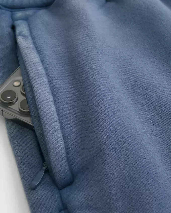 Lockere Fleece-Shorts bis zur Mitte des Oberschenkels Lockere Fleece-Shorts bis zur Mitte des Oberschenkels