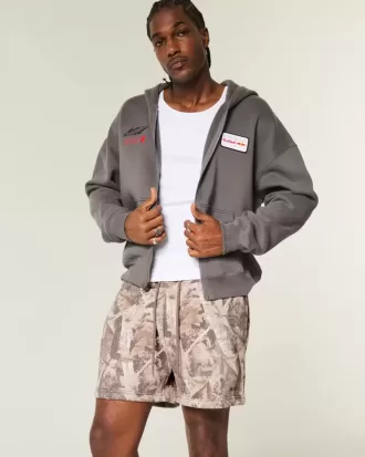 Lockere Fleece-Shorts mit Camouflage-Muster bis zur Mitte des Oberschenkels