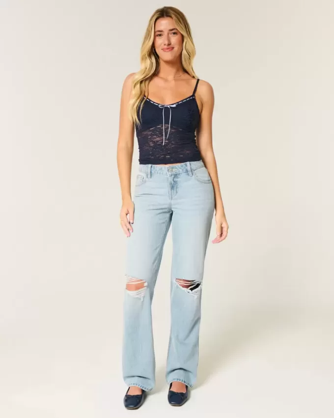 Lockere Jeans mit niedrigem Bund und heller Waschung Lockere Jeans mit niedrigem Bund und heller Waschung