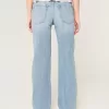 Lockere Jeans mit niedrigem Bund und Rissen in heller Waschung Lockere Jeans mit niedrigem Bund und Rissen in heller Waschung