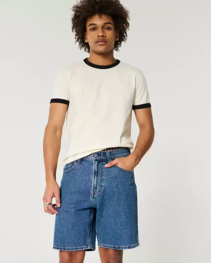 Lockere Jeansshorts über dem Knie Lockere Jeansshorts über dem Knie
