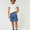 Lockere Jeansshorts über dem Knie Lockere Jeansshorts über dem Knie