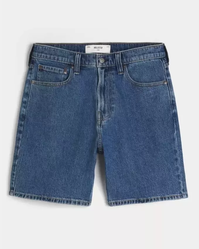Lockere Jeansshorts über dem Knie Lockere Jeansshorts über dem Knie