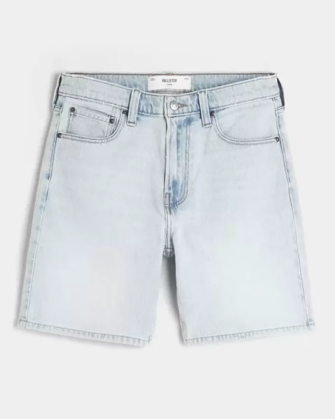 Lockere Jeansshorts über dem Knie Lockere Jeansshorts über dem Knie