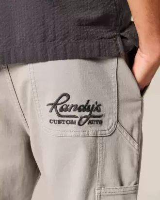 Lockere Painter-Jeans mit Stickerei