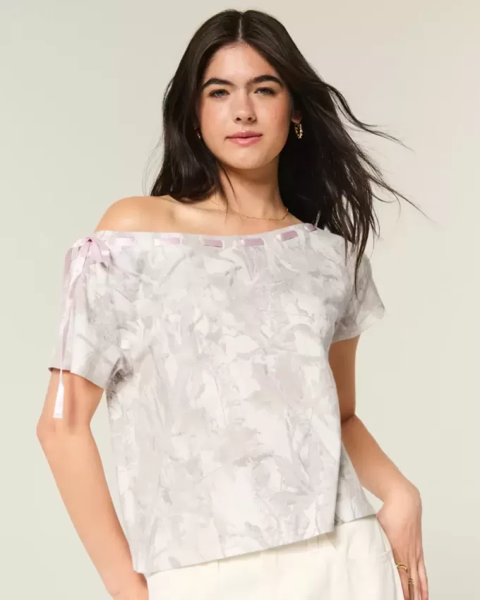 Lockeres, schulterfreies T-Shirt mit Camouflage-Muster Lockeres, schulterfreies T-Shirt mit Camouflage-Muster