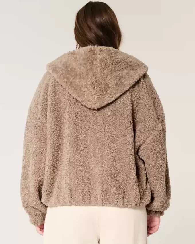 Lockige Kunstpelzjacke mit Reißverschluss