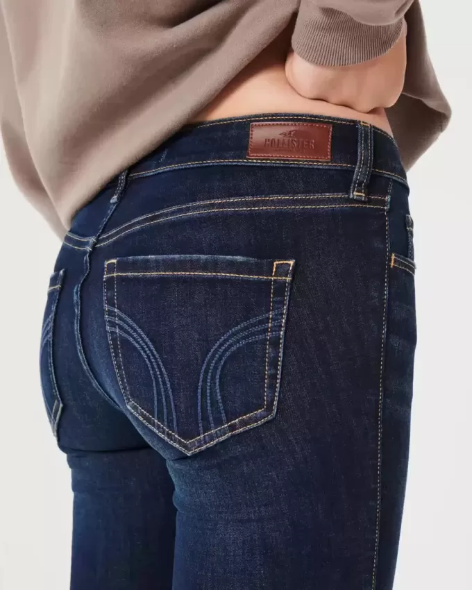 Low-Rise Boot-Jeans in dunkler Waschung