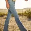 Low-Rise Boot-Jeans in heller Waschung