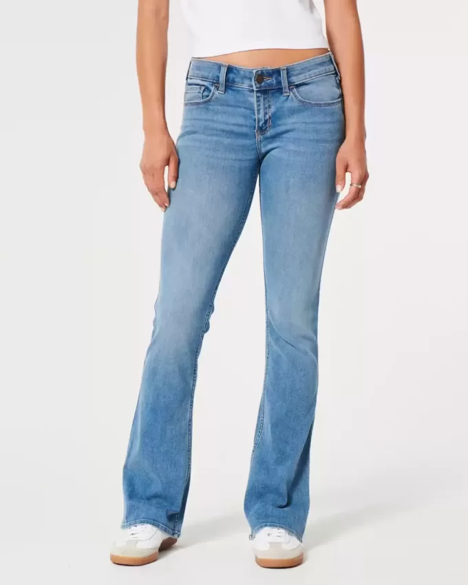 Low-Rise Boot-Jeans mit mittlerer Waschung