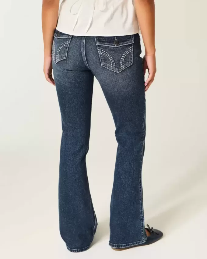 Low-Rise Bootcut-Jeans in dunkler Waschung Low-Rise Bootcut-Jeans in dunkler Waschung