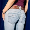 Low-Rise-Bootcut-Jeans in heller Waschung