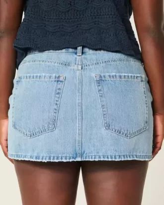 Low-Rise-Mini-Skort aus Denim in mittlerer Waschung